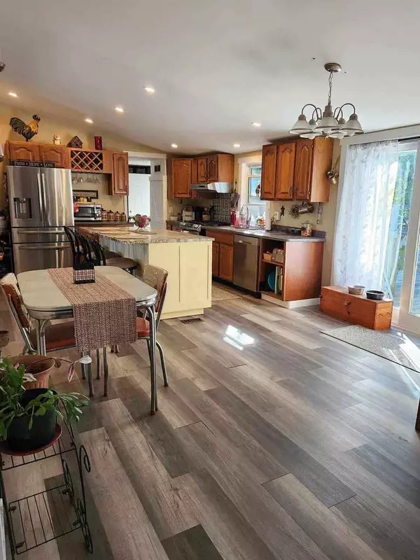 Sidney, ME 04330,3352 West River RD