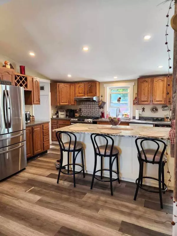 Sidney, ME 04330,3352 West River RD