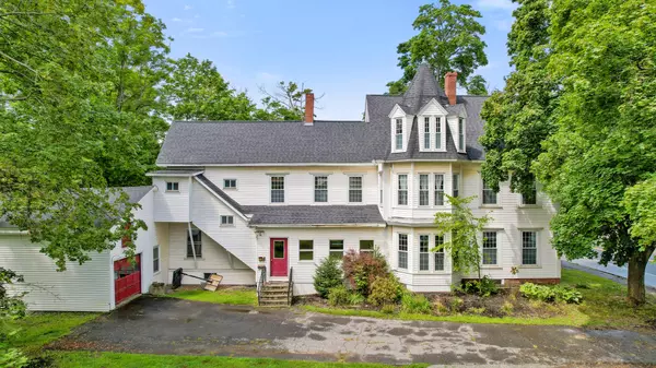 99 Main ST, Newport, ME 04953