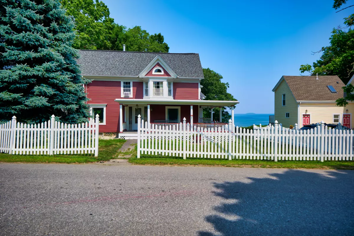 Rockport, ME 04856,2 Warrenton ST