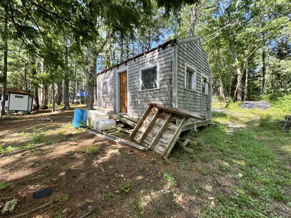 1173 Acadia HWY, Orland, ME 04472