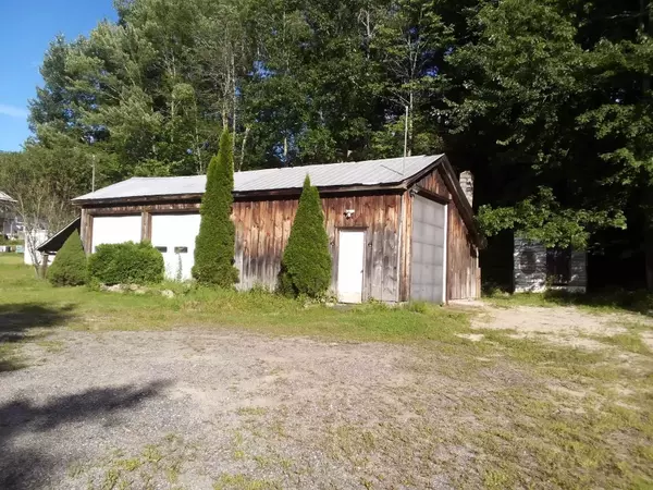 New Gloucester, ME 04260,8 Snow Hill RD