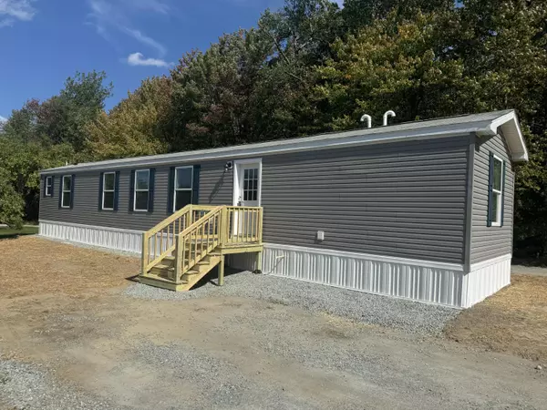 Ellsworth, ME 04605,3 Amanda Lane