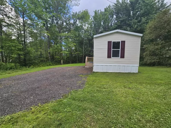 Winthrop, ME 04364,31 Pineland DR