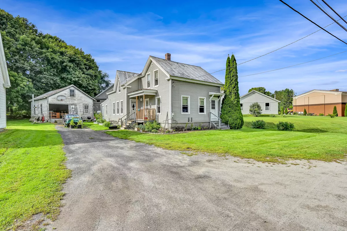 Oakland, ME 04963,21 Water ST