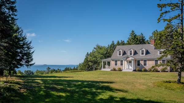 286 Atlantic HWY, Northport, ME 04849