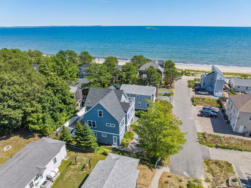 8 Lighthouse LN, Saco, ME 04072