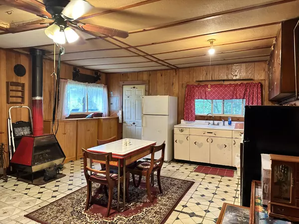 Kingfield, ME 04947,221 Lexington RD