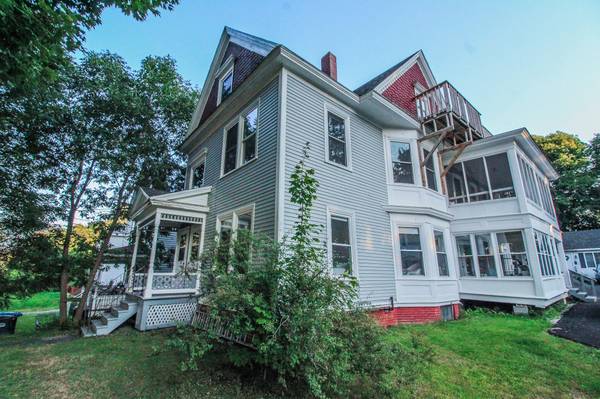 33 Forest AVE, Orono, ME 04473