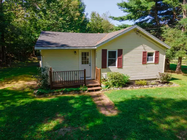 Hampden, ME 04444,1027 Carmel RD N