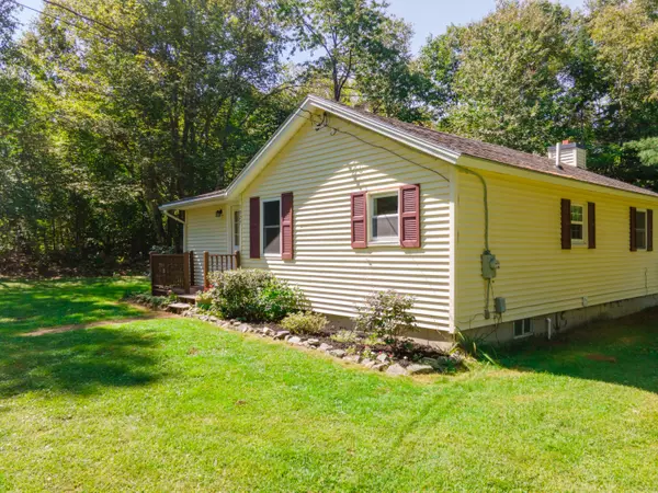 Hampden, ME 04444,1027 Carmel RD N