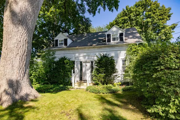 10 Pleasant ST, Kennebunkport, ME 04046