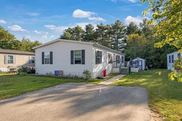 Lisbon, ME 04250,20 Woodside DR