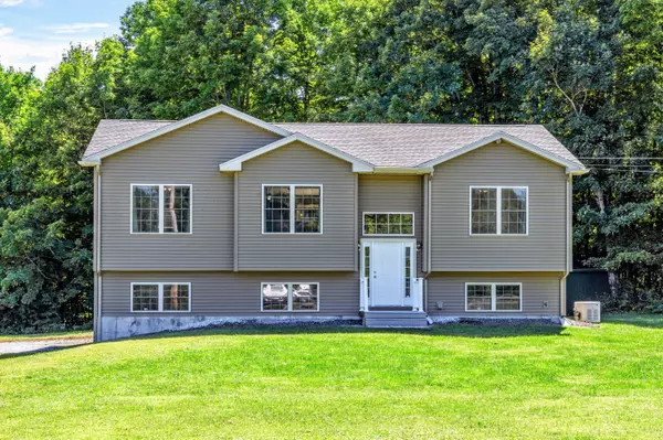 Sidney, ME 04330,19 Grimmauld PL