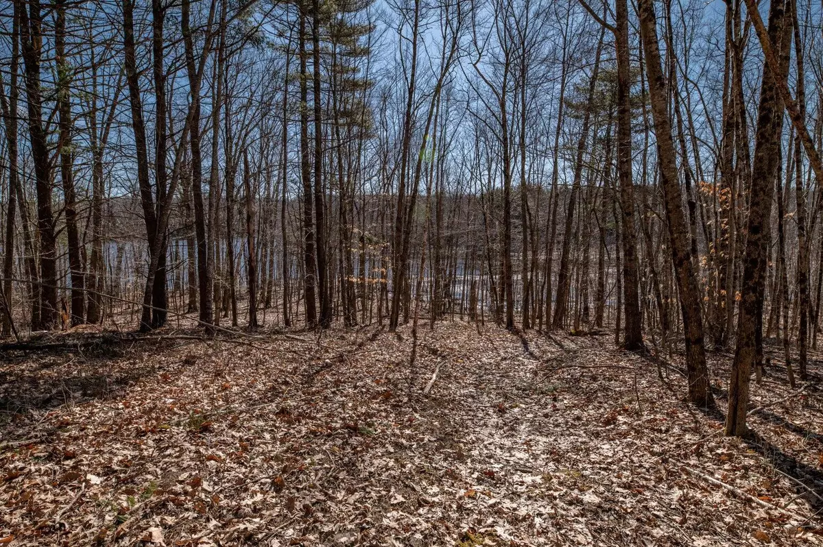 West Gardiner, ME 04345,28 Lawson DR