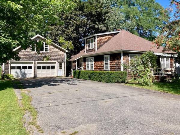 46 Huntress AVE, Belfast, ME 04915