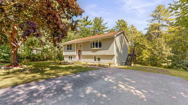 36 Perkins RD, Mechanic Falls, ME 04256