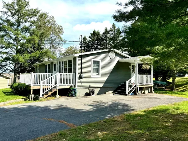 Fort Kent, ME 04743,72 Third AVE