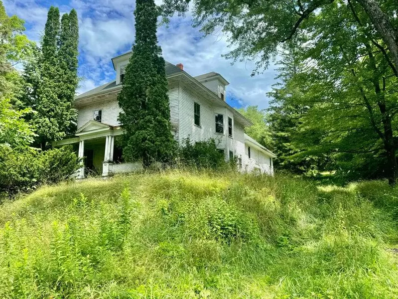 25 Village View ST, Wilton, ME 04294