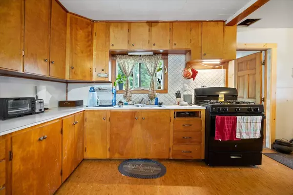 Wilton, ME 04294,42 High ST