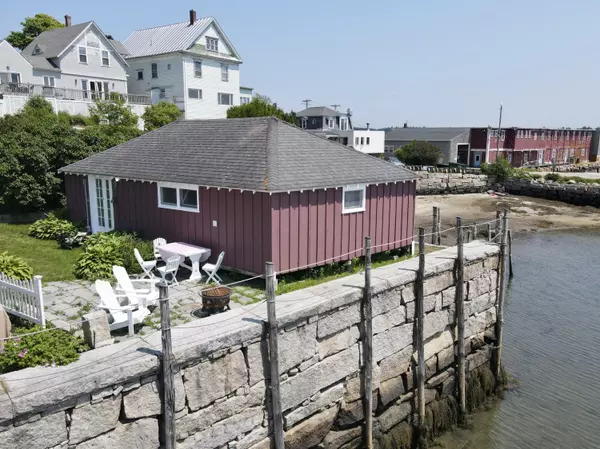 Stonington, ME 04681,17 Seabreeze AVE