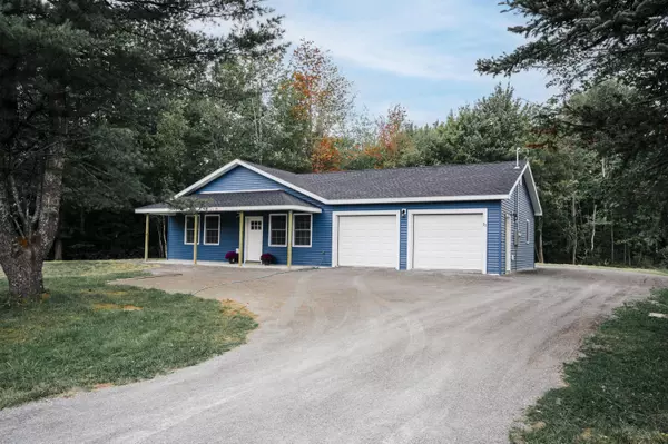 Milford, ME 04461,22 Morin LN