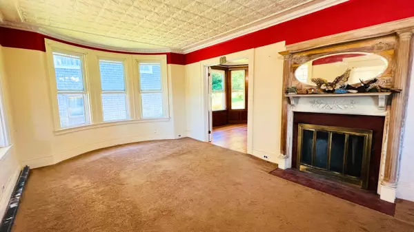 Lubec, ME 04652,21 School ST