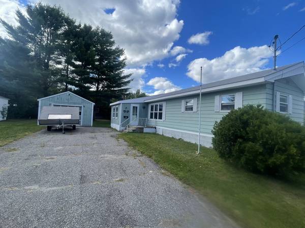 47 Cedar ST, Millinocket, ME 04462