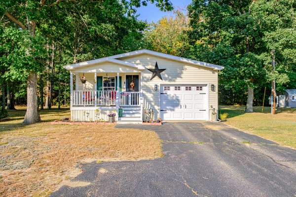 4 Pine Cone DR,  Alfred,  ME 04002