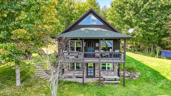 Eustis, ME 04936,9 Berry DR