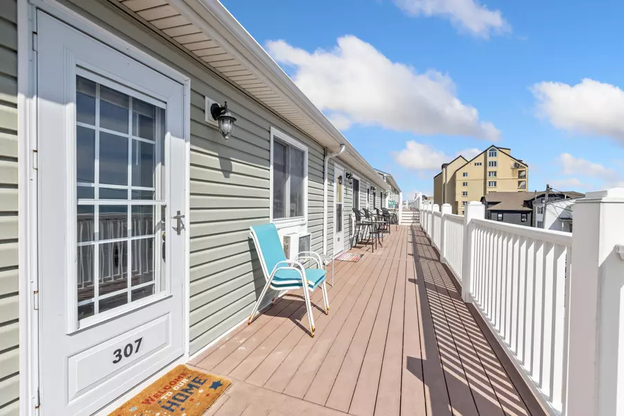 189 E Grand AVE #307, Old Orchard Beach, ME 04064