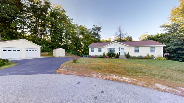 63 Owl LN, Auburn, ME 04210