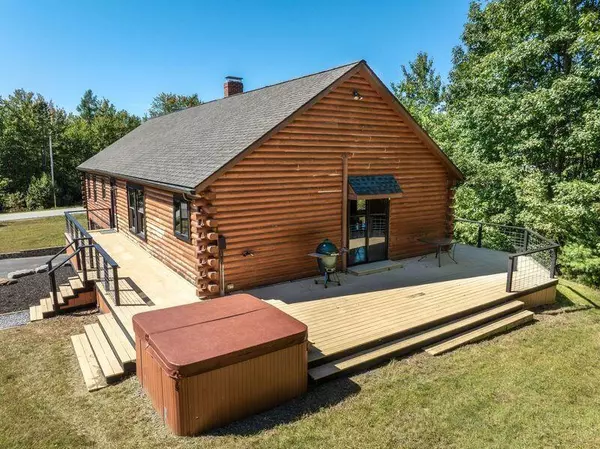 Topsham, ME 04086,51 Paxton LN