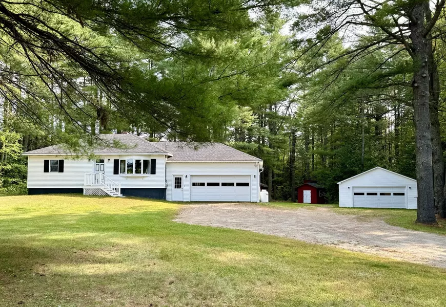 6 Sand RD, Canaan, ME 04924