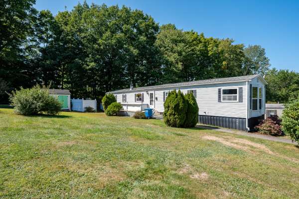 17 Sandalwood CIR, Kittery, ME 03904