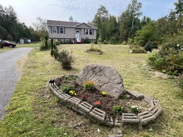 222 E Newport RD, Stetson, ME 04488