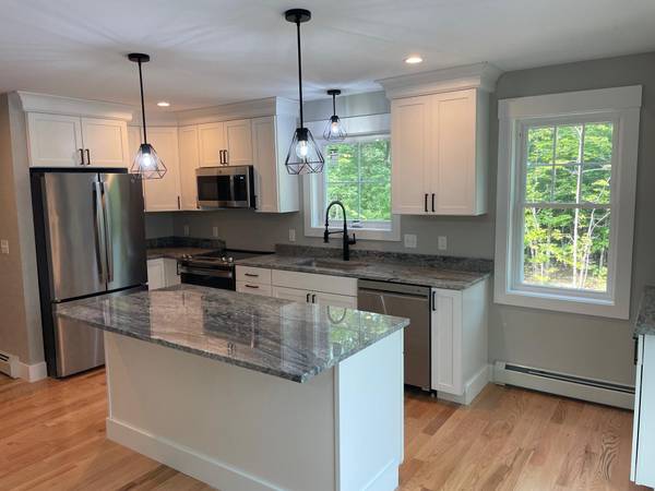 213 Dunton RD, Naples, ME 04055