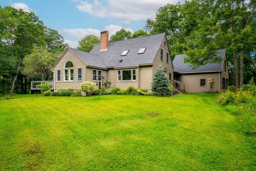 4 Bishop Farm RD, Freeport, ME 04032