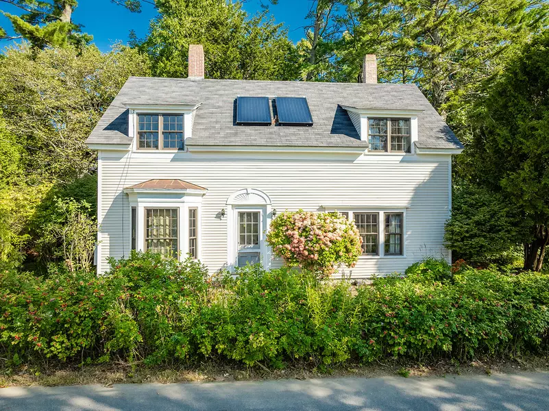 53 Saturday Cove RD, Northport, ME 04849