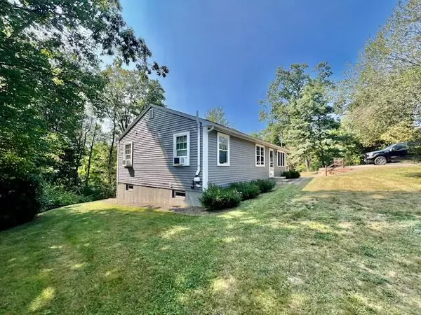 Berwick, ME 03901,107 Knox LN