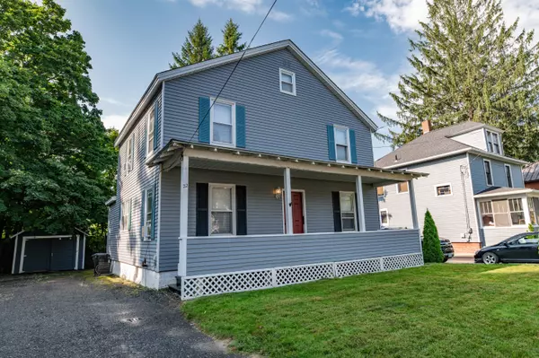 22 Sanger AVE, Waterville, ME 04901
