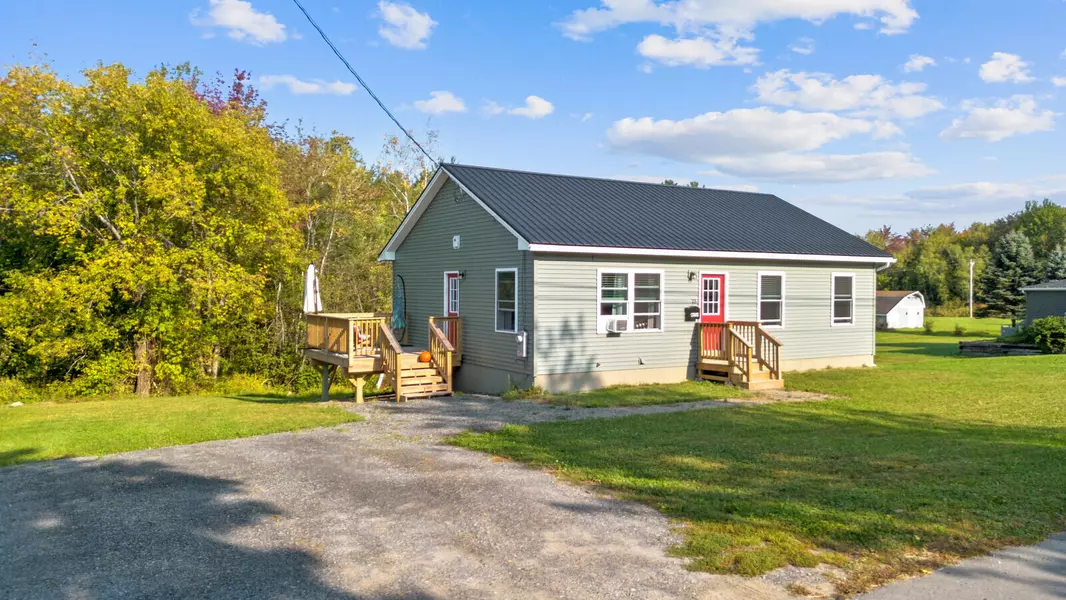 23 Savage ST, Fairfield, ME 04937