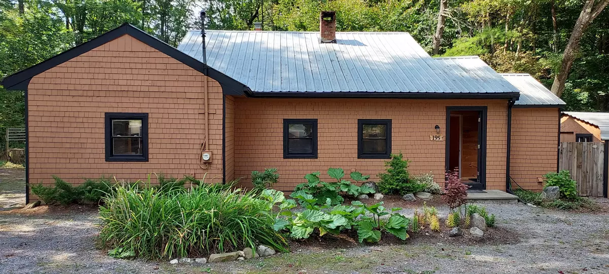 Readfield, ME 04355,195 Stanley RD