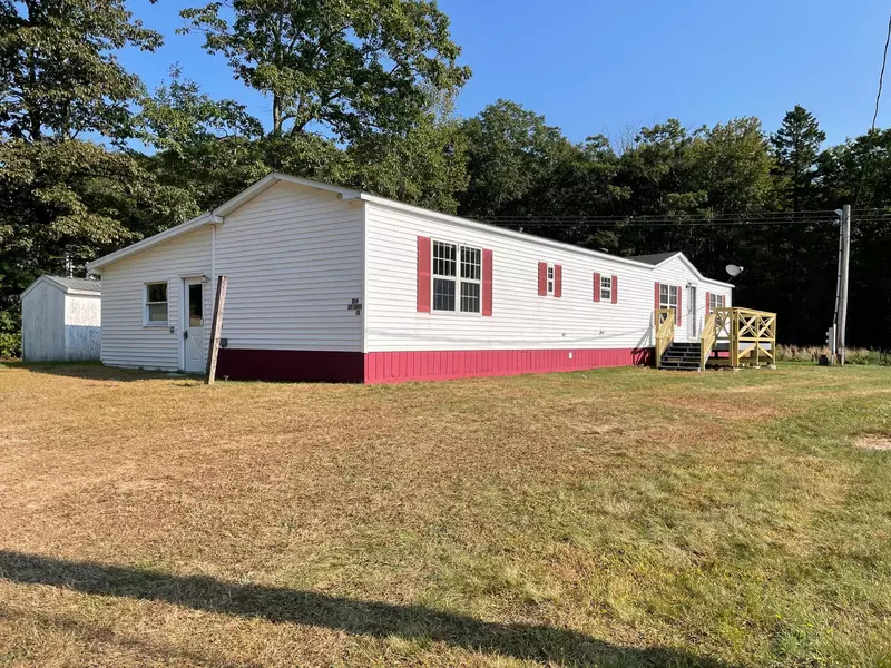 15 Cory LN, Belfast, ME 04915