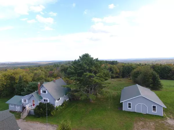 22 Hilltop LN, Solon, ME 04979