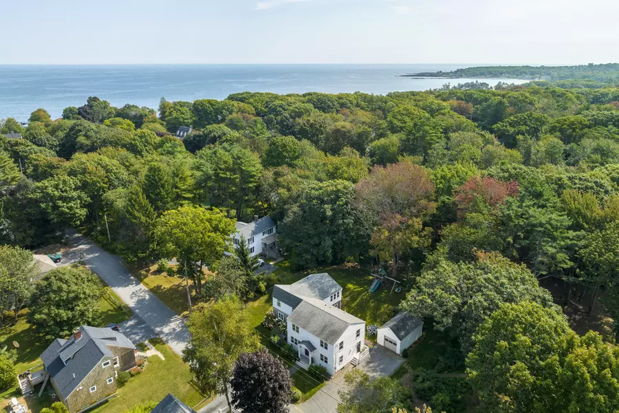 32 Beach Bluff TER, Cape Elizabeth, ME 04107