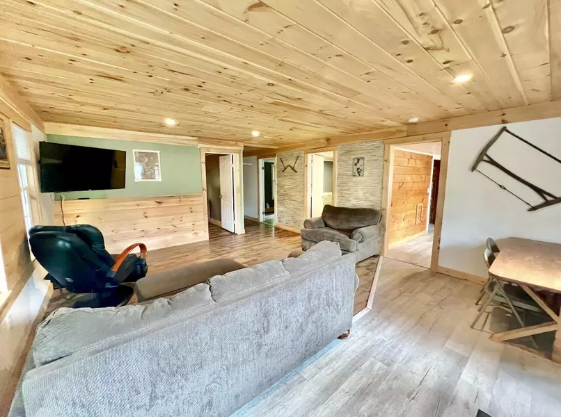 7 N Green ST, Greenville, ME 04441