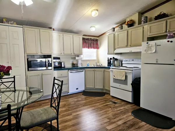 Waterville, ME 04901,8 Ryan DR