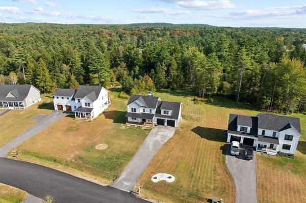 25 Revolution DR, Windham, ME 04062