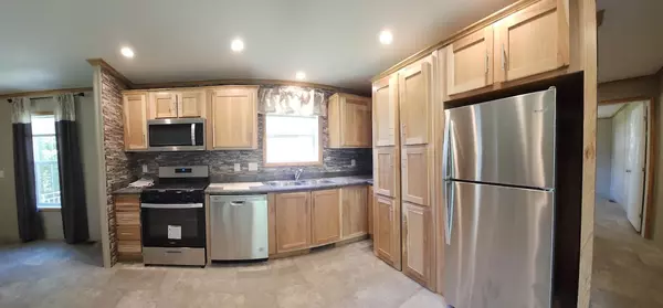 Kenduskeag, ME 04450,29 Maple LN